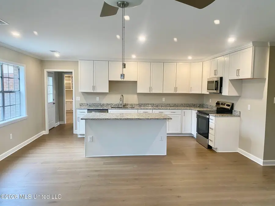1736 S Pear Lane, Greenville, MS 38703 - #2