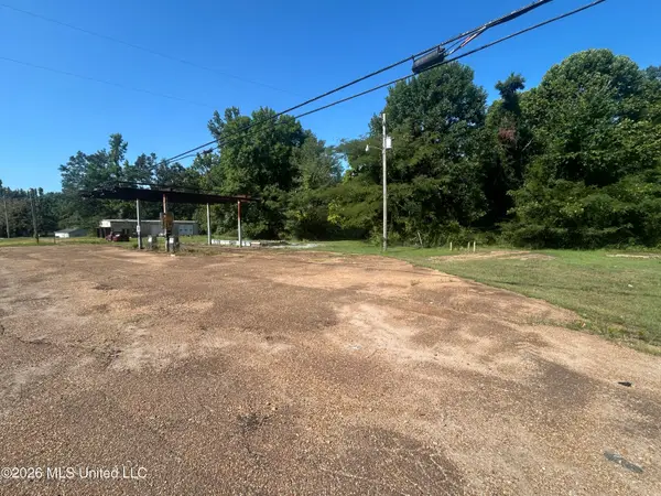 900 S Applegate Street, Winona, MS 38967