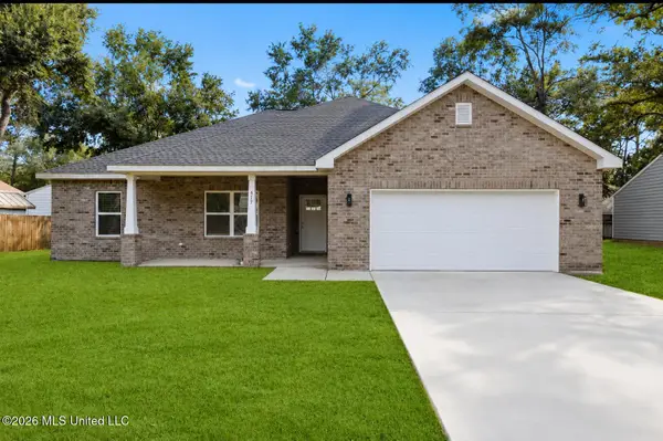 617 Peach Street, Ocean Springs, MS 39564