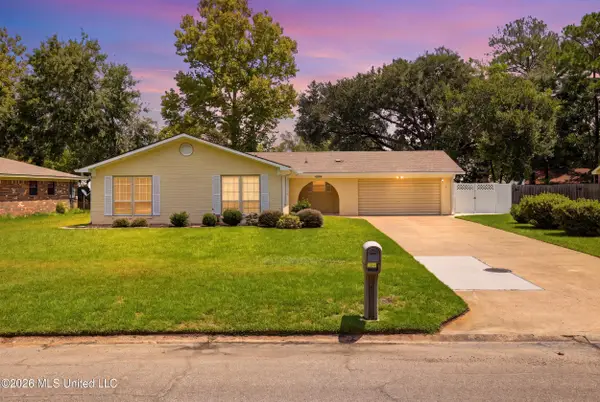 4000 Hillandale Drive, Gautier, MS 39553