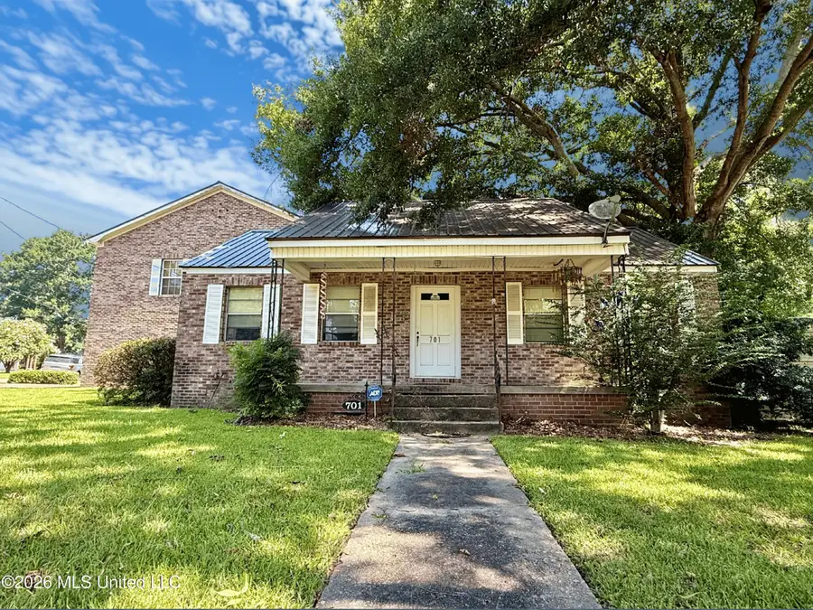701 E Georgetown Street, Crystal Springs, MS 39059 - #3