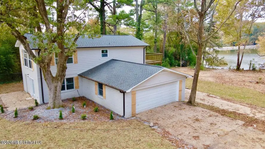 7325 S Shahkoka Drive, Olive Branch, MS 38654 - #2