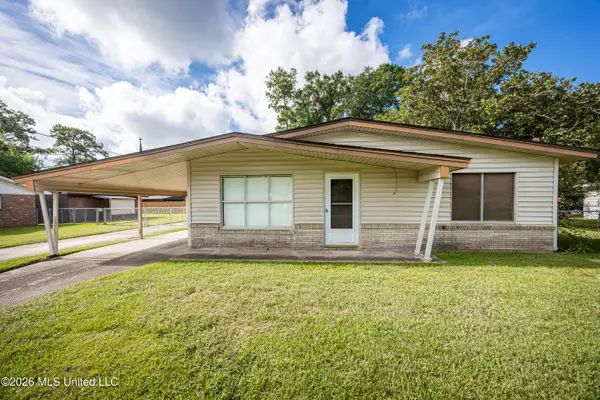 110 Elliott Place, Ocean Springs, MS 39564