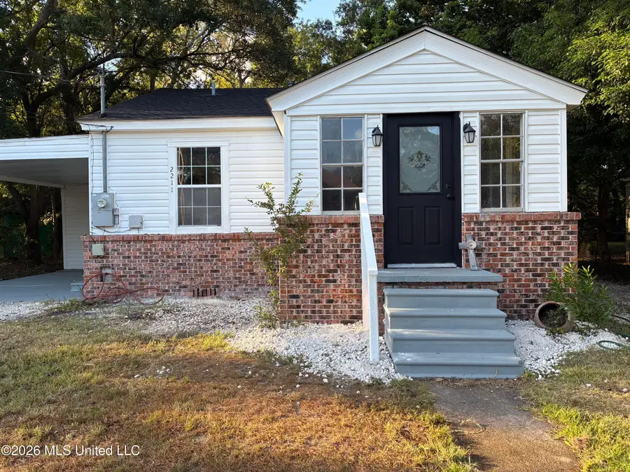 2211 Cleveland Avenue, Pascagoula, MS 39567 - #2