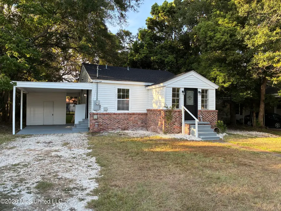 2211 Cleveland Avenue, Pascagoula, MS 39567 - #3