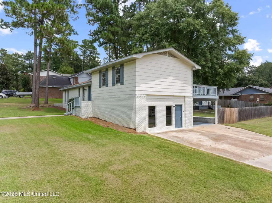 44 Sharmont Drive, Hattiesburg, MS 39402 - #2