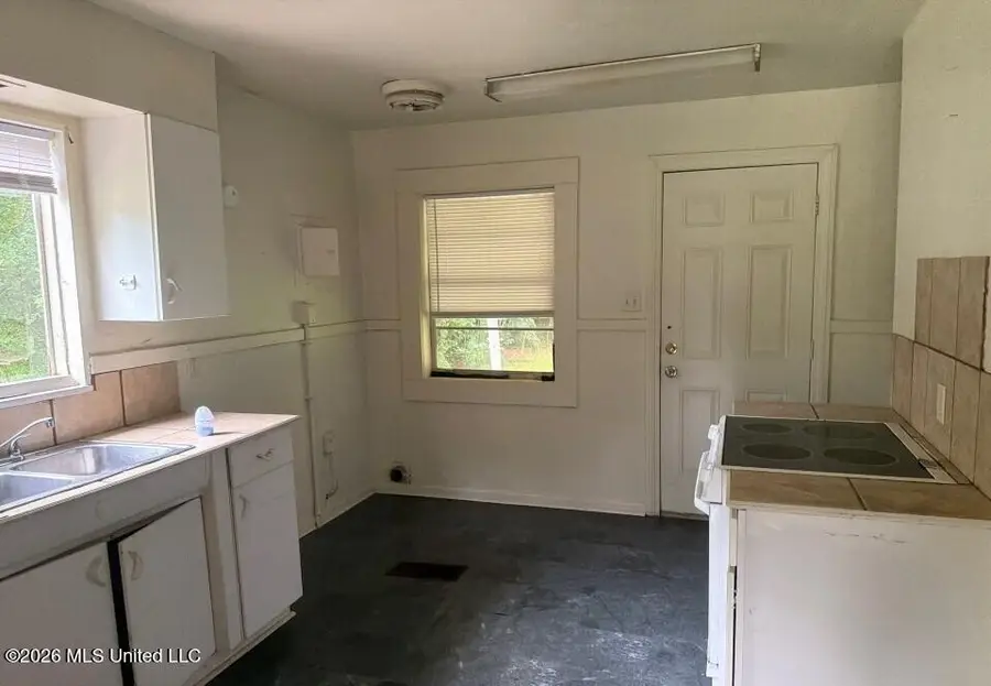 2747 Emerald Drive, Jackson, MS 39212 - #3