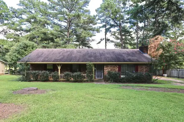 3918 Forest Lake Drive, Jackson, MS 39212