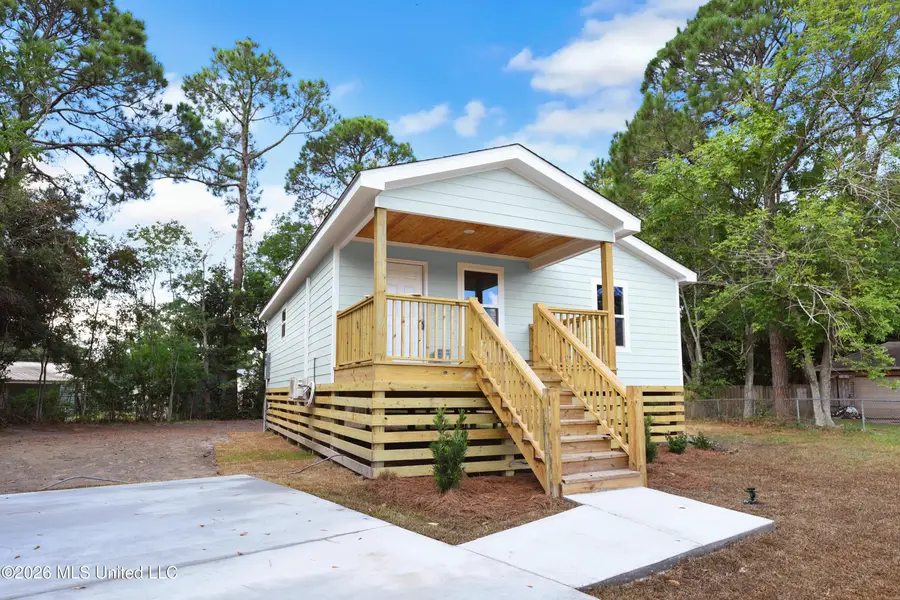 4706 W Bel Meade Avenue, Pascagoula, MS 39581 - #2