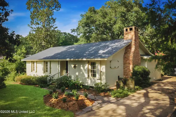 414 General Pershing Avenue, Ocean Springs, MS 39564