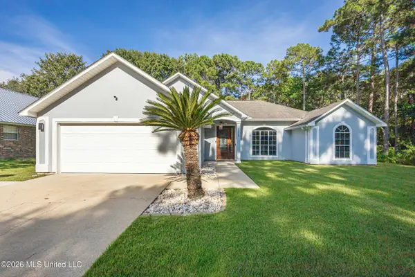 3520 N 4th Street, Ocean Springs, MS 39564
