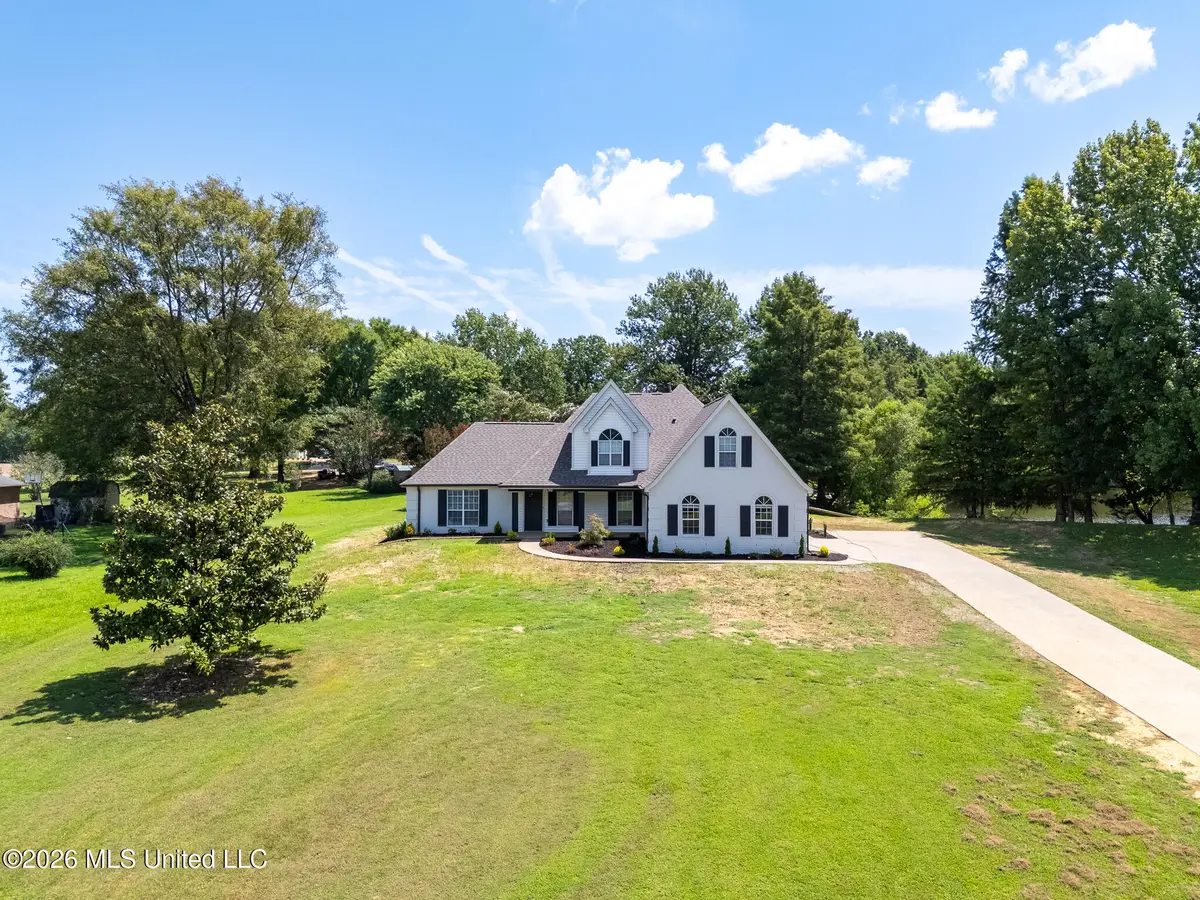 8690 Hunters Run Drive, Olive Branch, MS 38654 - #1