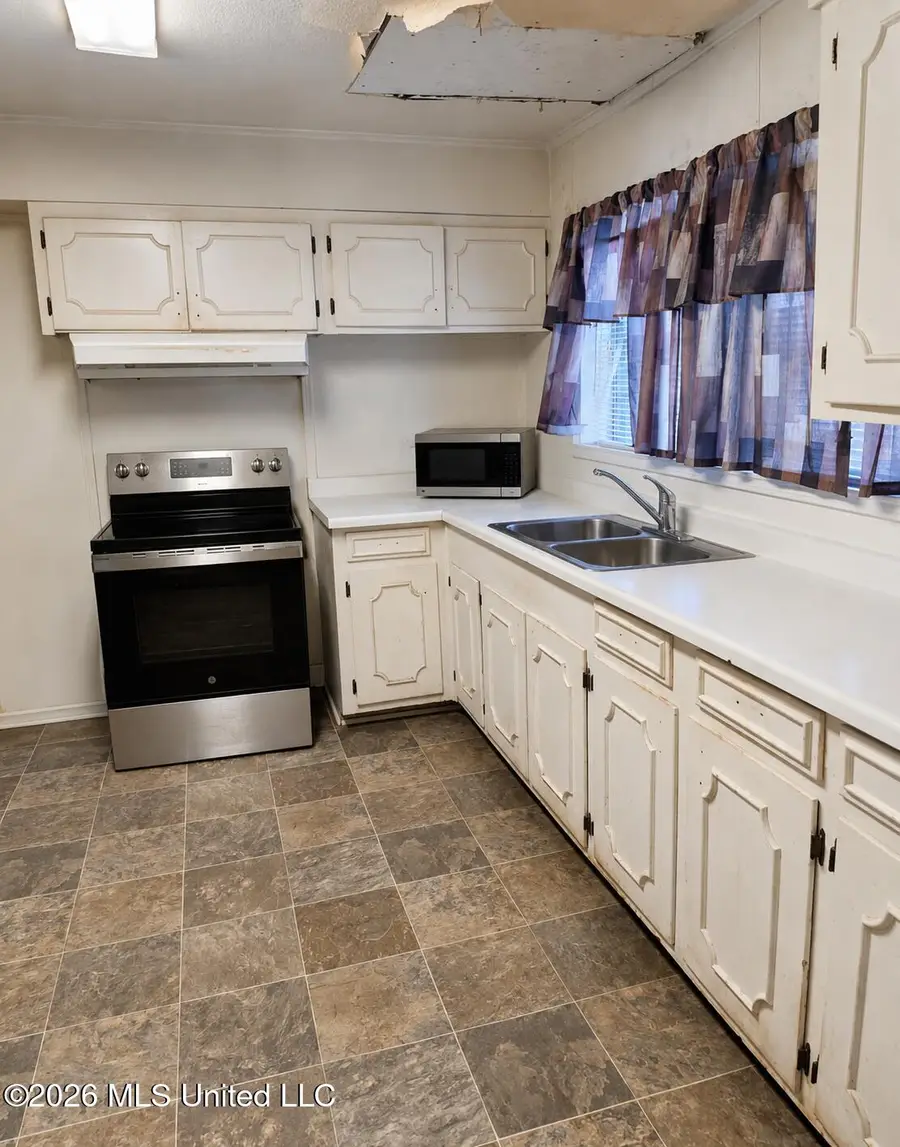 2830 Enochs Street, Jackson, MS 39213 - #3