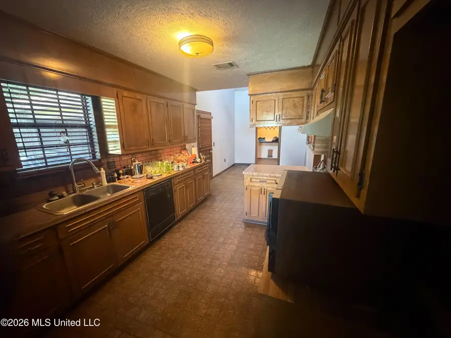 328 S Longmeadow Court, Ridgeland, MS 39157 - #2