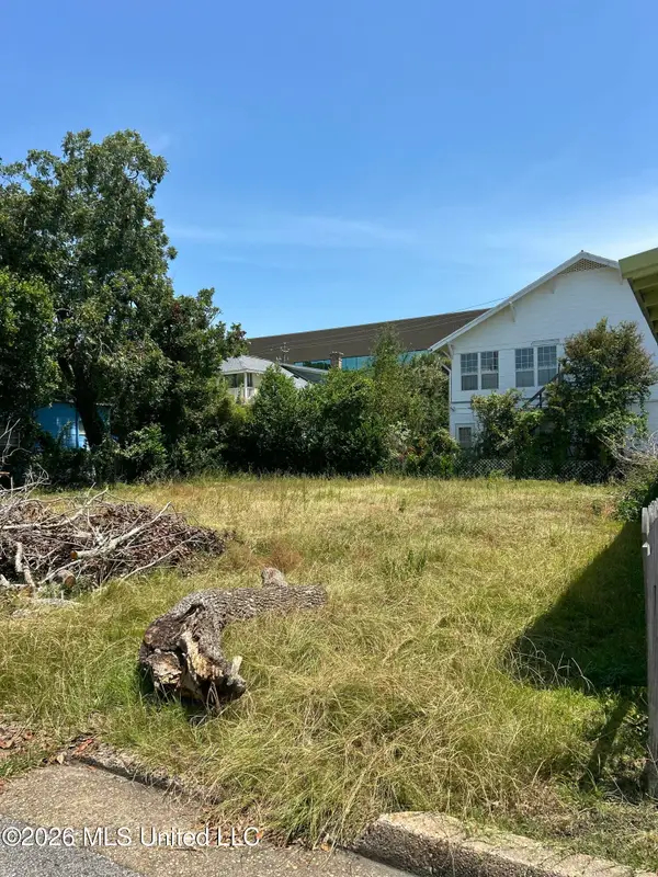 132 Thomas Street, Biloxi, MS 39530