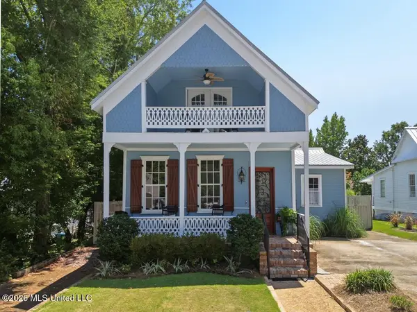 910 Calhoun Street, Ocean Springs, MS 39564