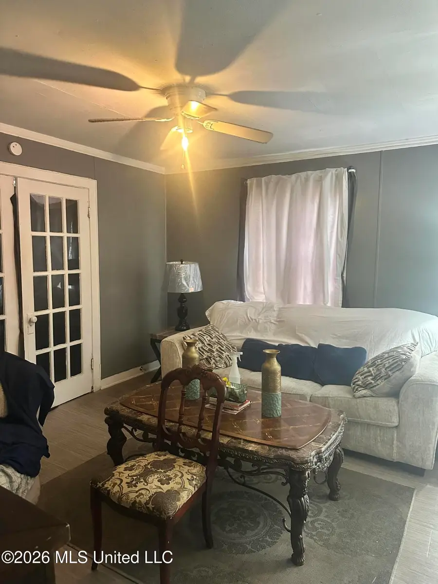 104 Line Street, Senatobia, MS 38668 - #2