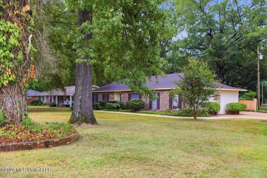 144 Colonial Circle, Jackson, MS 39211 - #2