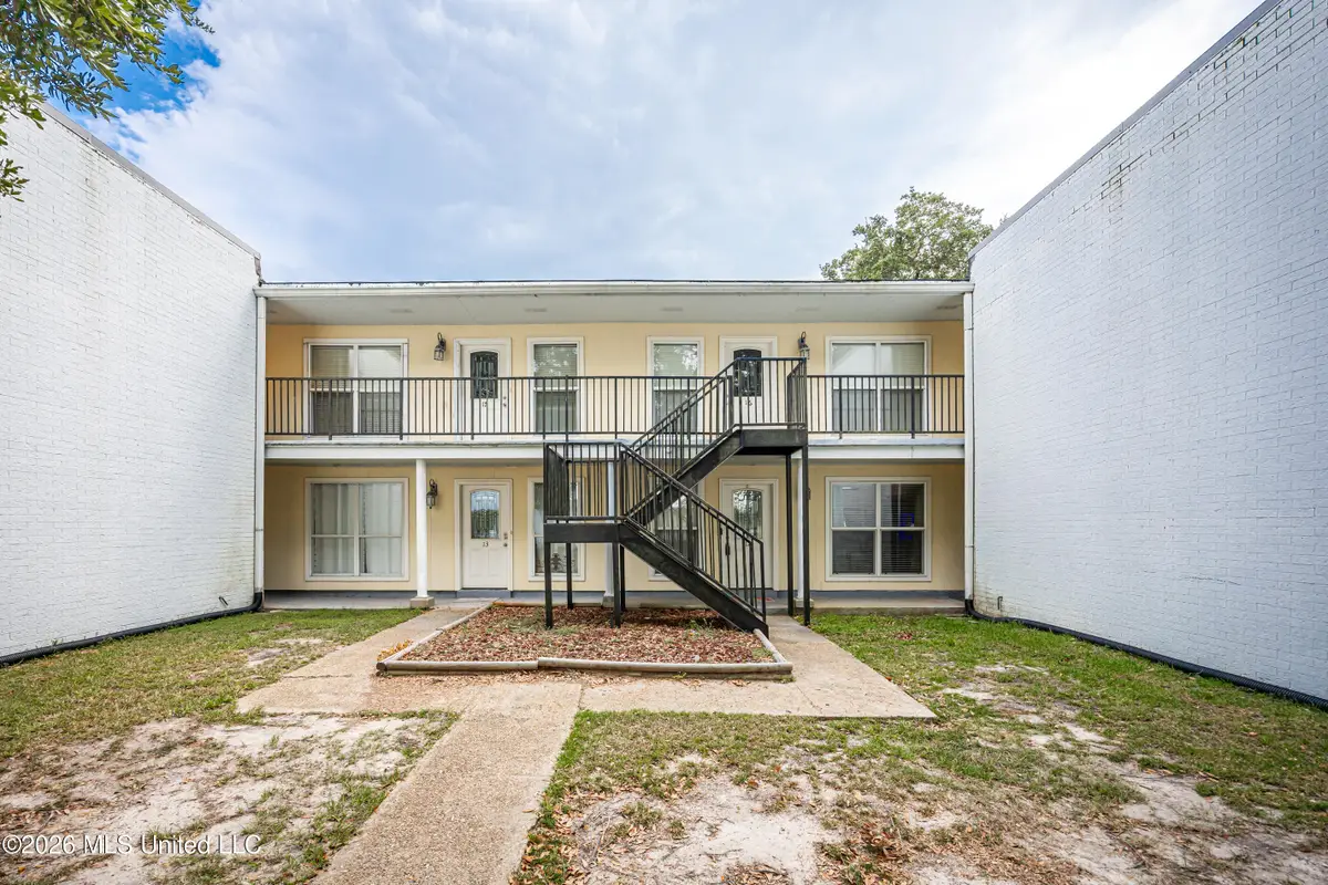 3230 Cumberland Road, Ocean Springs, MS 39564 - #1
