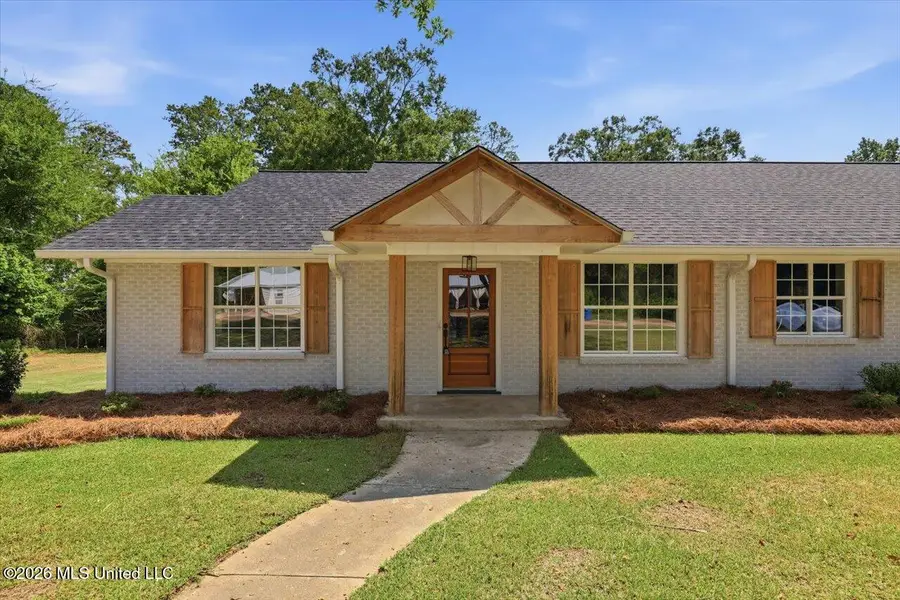210 W Laurel Avenue, Mendenhall, MS 39114 - #2