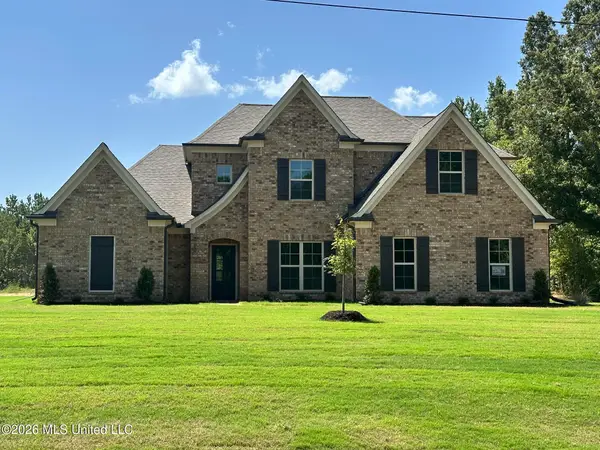 5483 Hazelwood Drive, Lake Cormorant, MS 38641