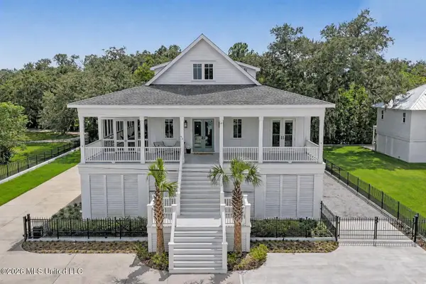 96 Boardman Avenue, Bay Saint Louis, MS 39520
