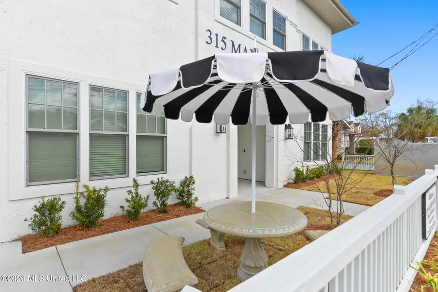 315 Main Street, Bay Saint Louis, MS 39520 - #3