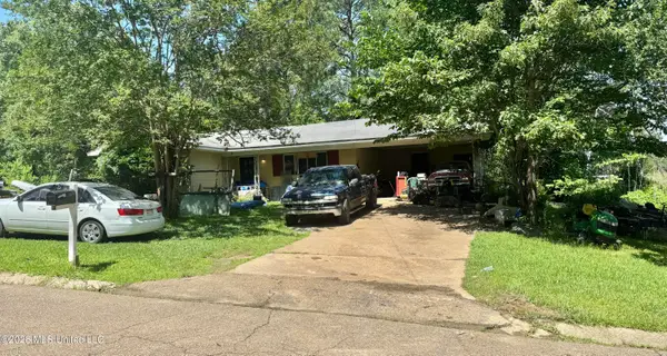 2415 Coronet Place, Jackson, MS 39204
