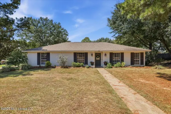 7105 Edgewater Drive, Ridgeland, MS 39157