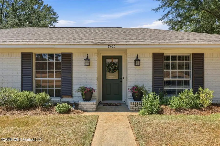7105 Edgewater Drive, Ridgeland, MS 39157 - #2