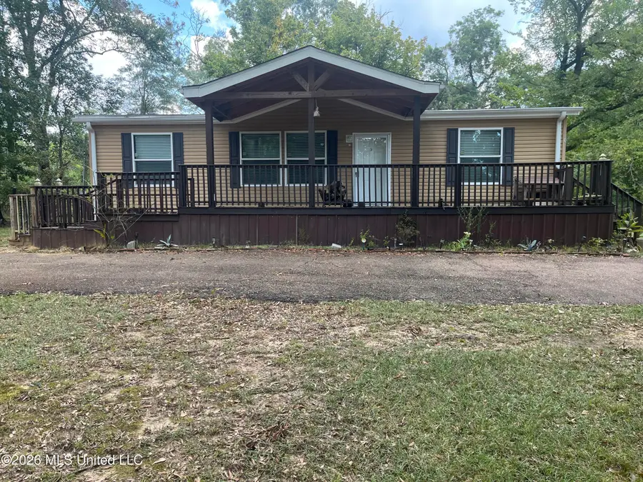 106 East Street, Edwards, MS 39066 - #2