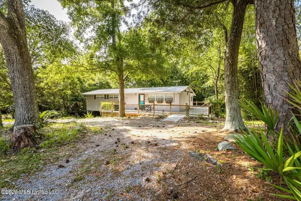1325 Iberville Drive, Ocean Springs, MS 39564