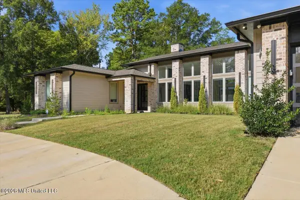 3 Carter Grove, Jackson, MS 39211