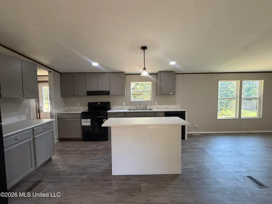 5204 Old Highway 35, Carthage, MS 39051 - #2