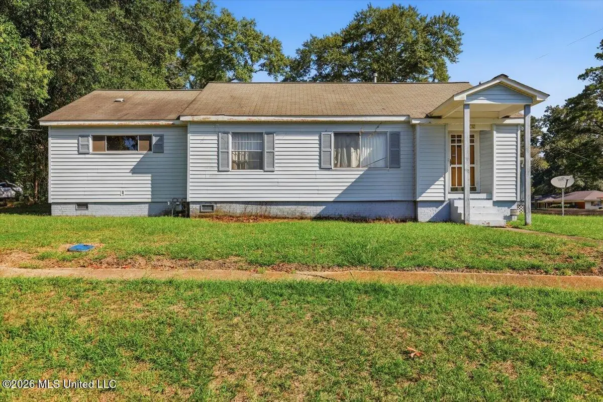 215 E Simpson, Mendenhall, MS 39114 - #1