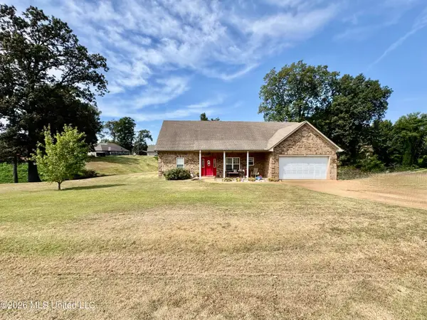 119 American River Drive, Lake Cormorant, MS 38641