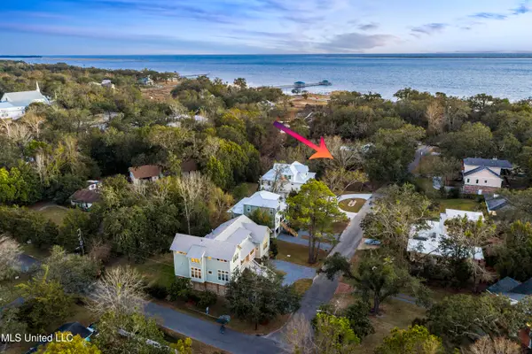 408 Ruskin Avenue, Ocean Springs, MS 39564