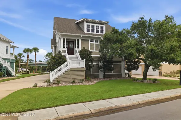 68 Bayou Circle, Gulfport, MS 39507