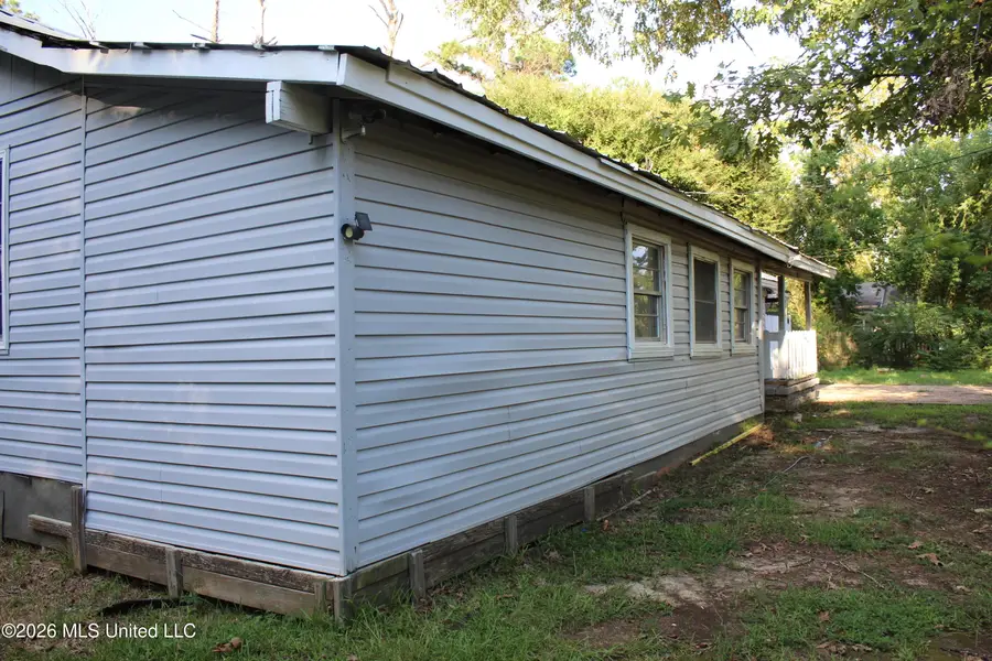 1446 Lakeview Avenue, Jackson, MS 39212 - #3