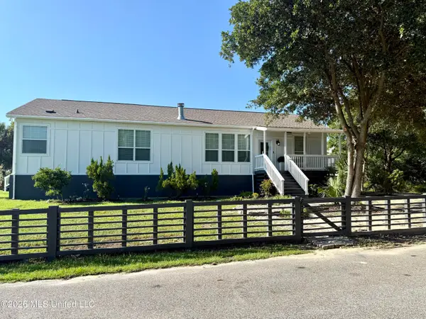 1514 Ellis Street, Pass Christian, MS 39571