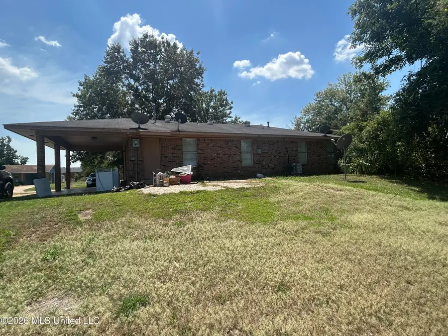 2615 Kay White Circle, Greenwood, MS 38930 - #2