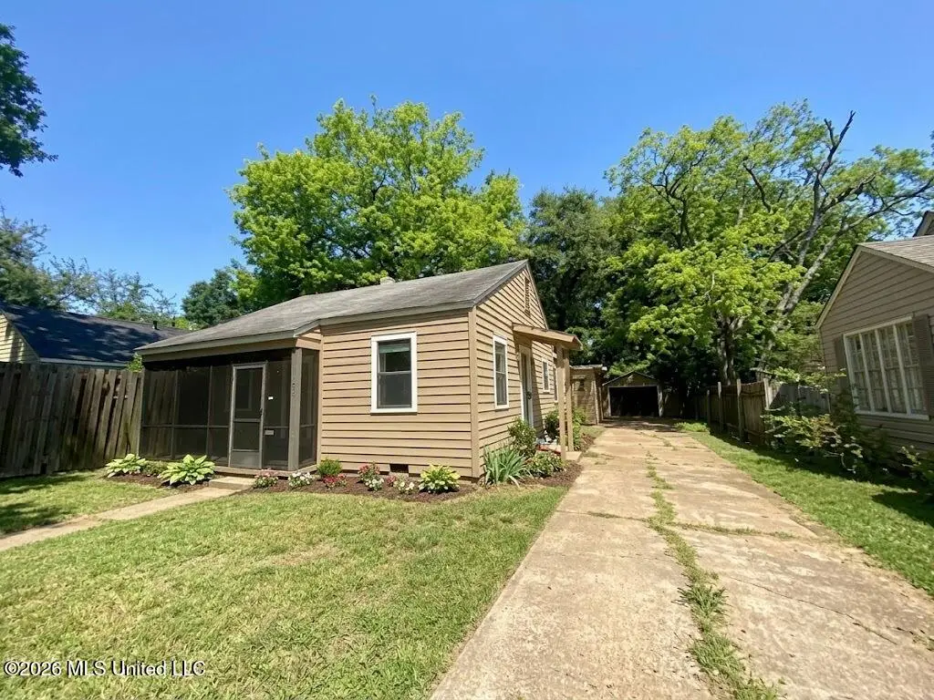 302 W Adams Avenue, Greenwood, MS 38930 - #1