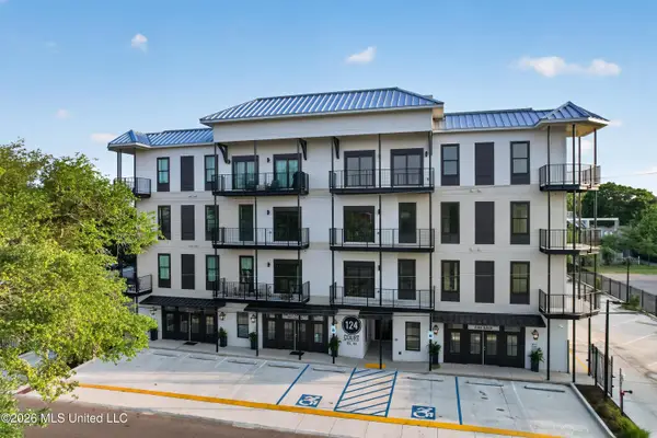 124 Court Street, Bay Saint Louis, MS 39520