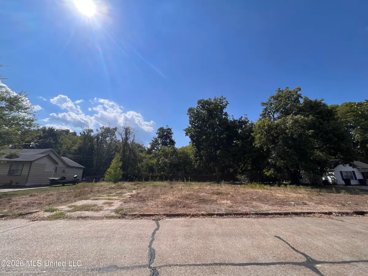 627 Lester Drive, Greenville, MS 38703 - #1