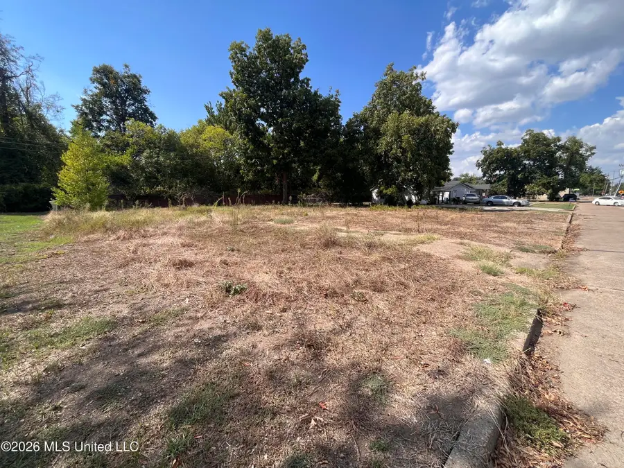 627 Lester Drive, Greenville, MS 38703 - #3