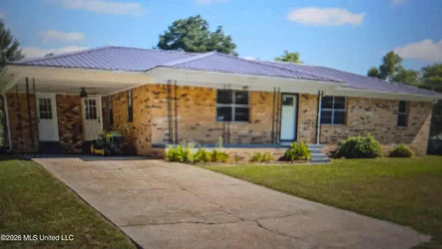 455 N Hill Street, Holly Springs, MS 38635 - #2