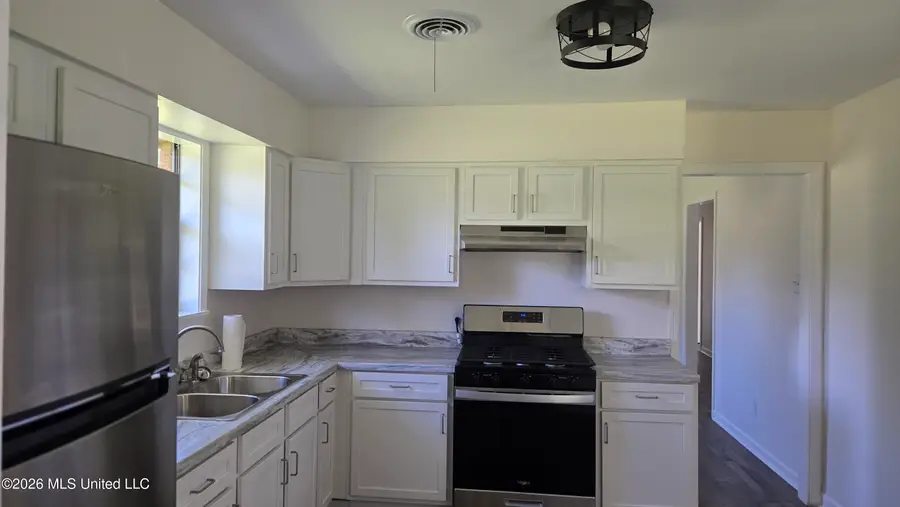 455 N Hill Street, Holly Springs, MS 38635 - #3
