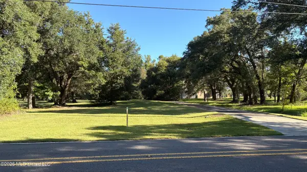 10158 E Shorecrest Road, Biloxi, MS 39532