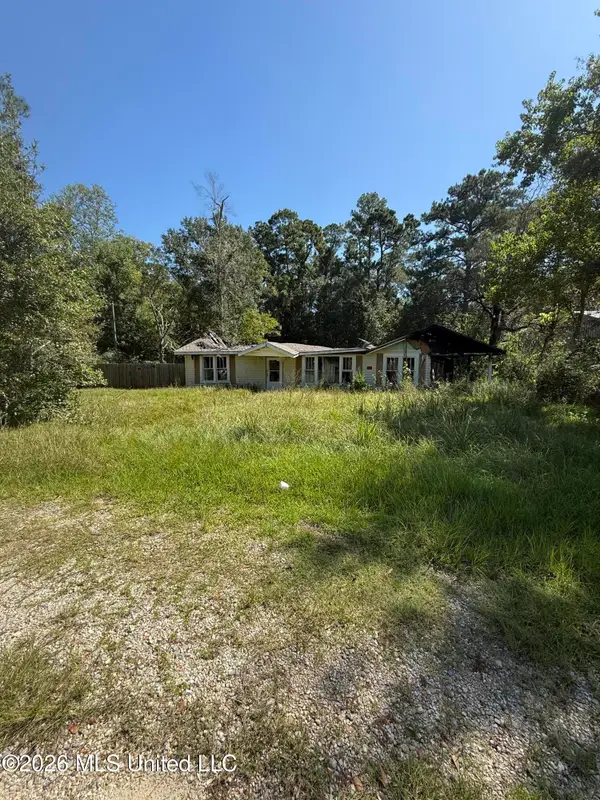 16010 Sister Mary Ellen Road, Kiln, MS 39556