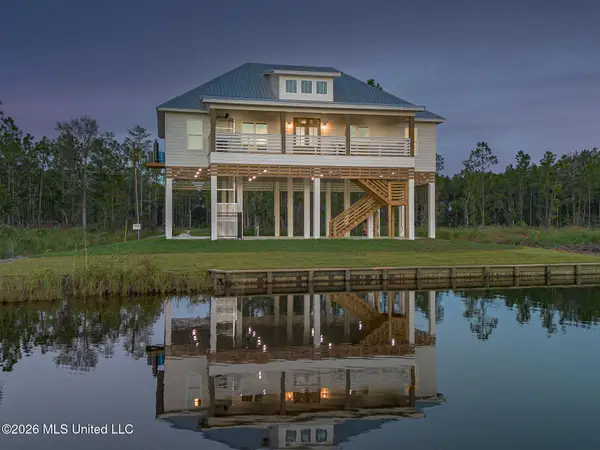 13075 Enciente Point Drive, Kiln, MS 39556